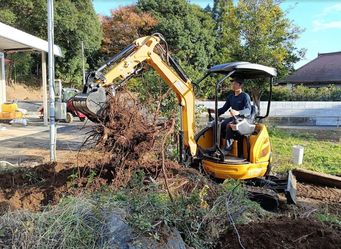 Mini Excavadora 2 ton — Motor Kubota, Orugas, Certificada CE
